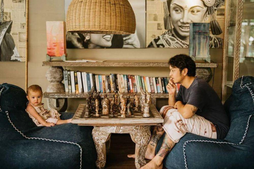 potret Dimas Anggara dan baby Djiwa (instagram.com/dimsanggara)