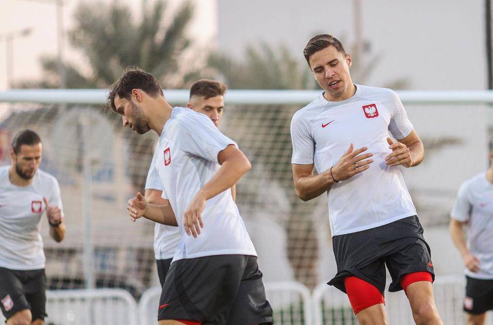 pemain Polandia di sesi latihan Piala Dunia 2022 (instagram.com/laczynaspilka)