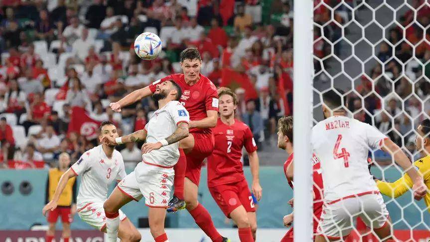 Denmark melawan Tunisia di Piala Dunia 2022. (fifa.com)