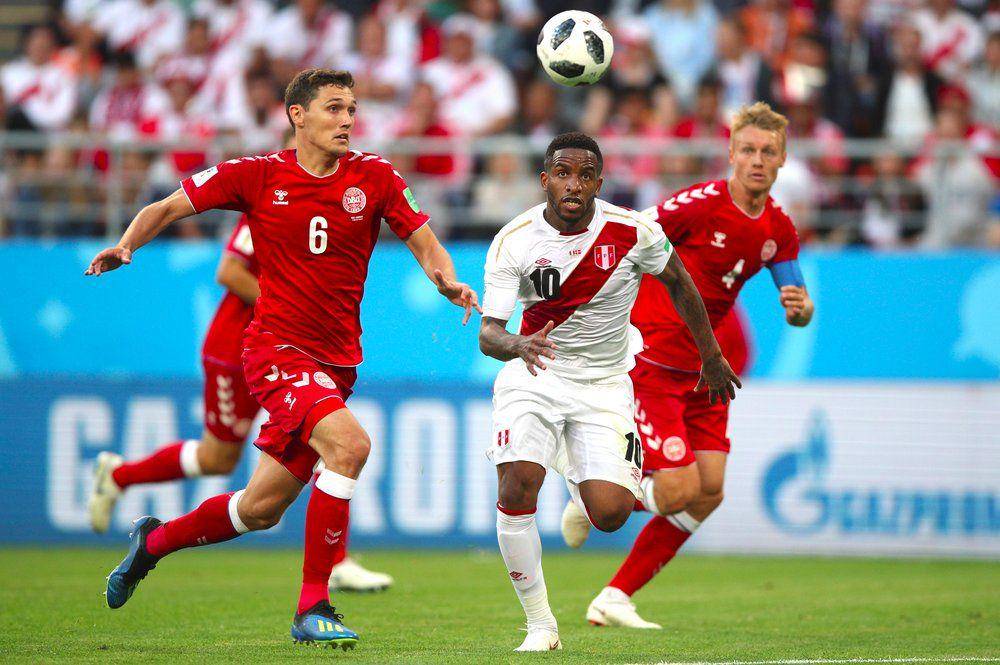 Denmark melawan Peru di Piala Dunia 2018. (fifa.com)