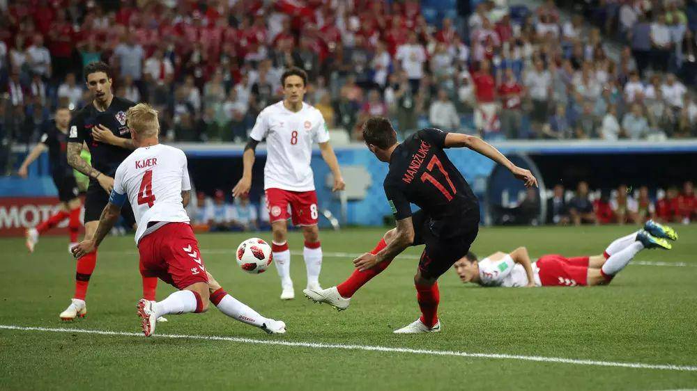 Denmark melawan Kroasia di Piala Dunia 2018. (fifa.com)