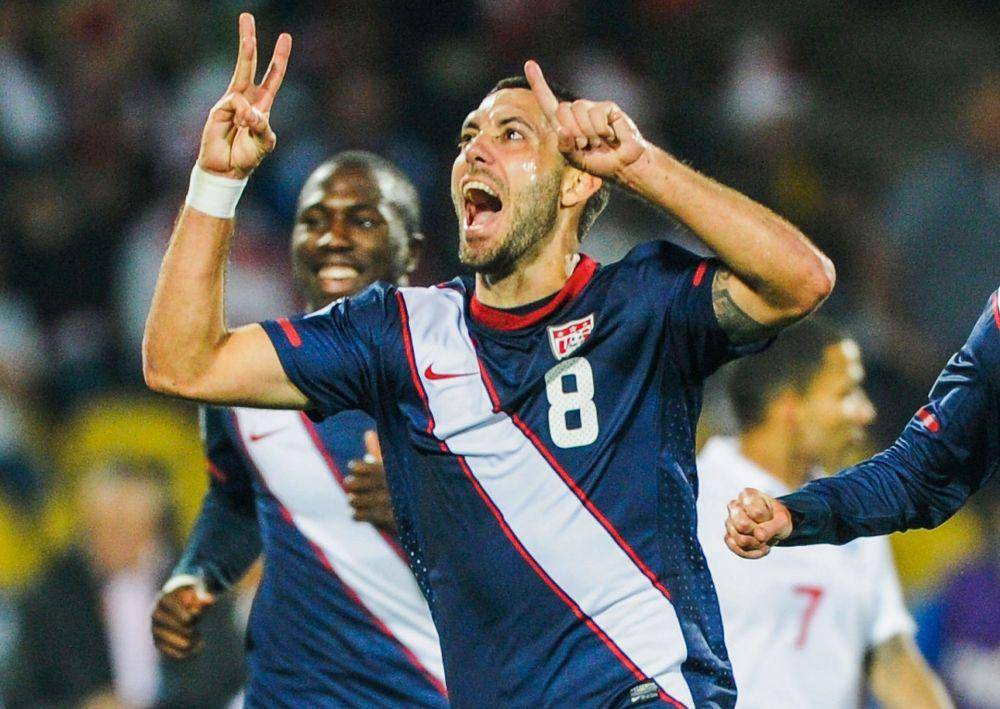 Clint Dempsey melakukan selebrasi dalam pertandingan Timnas Inggris vs Timnas Amerika Serikat di Piala Dunia 2010. (twitter.com/brfootball)