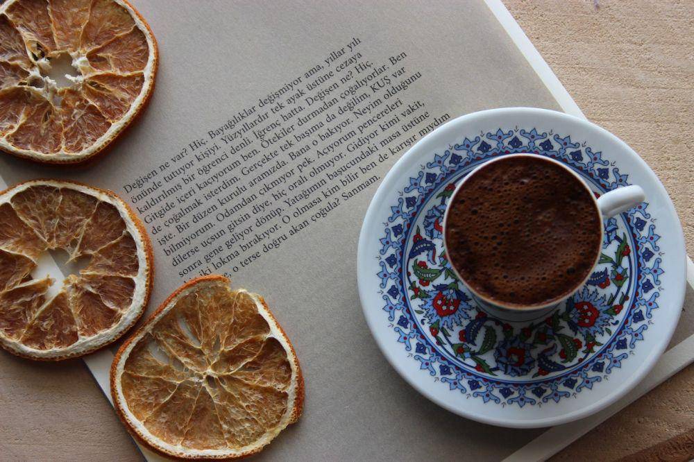 ilustrasi orange hot chocolate (pexels.com/Sena)