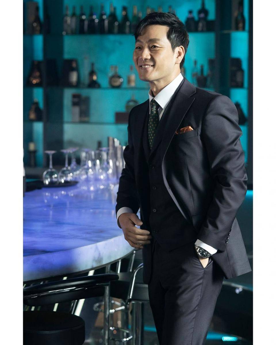 cuplikan film By Quantum Physics: A Nightlife Venture (koreanfilm.or.kr)