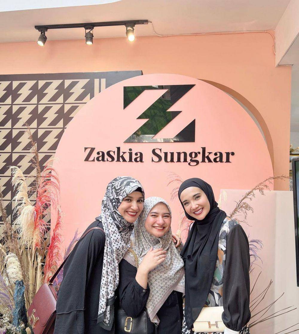 potret Nadzira Shafa dan artis lain (instagram.com/enazirashf_)