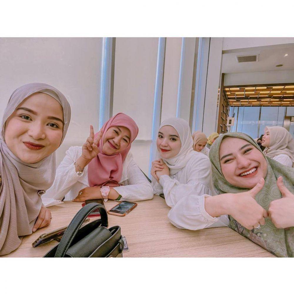 potret Nadzira Shafa dan artis lain (instagram.com/ussiyfauziah)