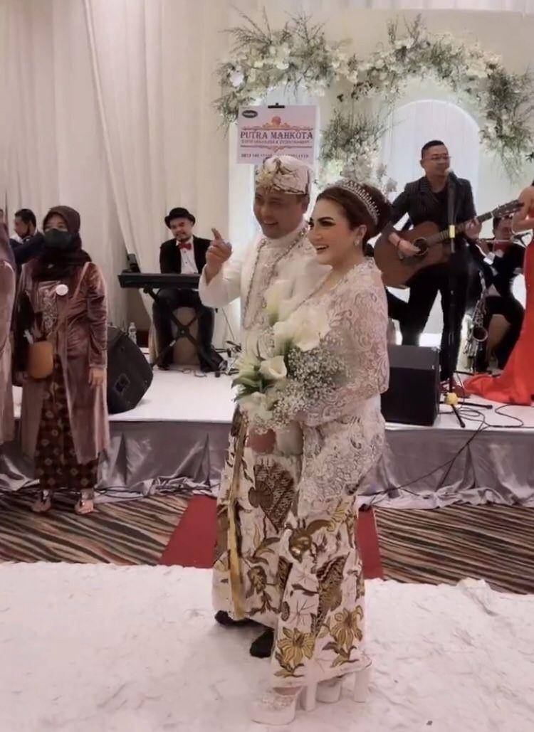 tamu artis di pernikahan Kiki Amalia (instagram.com/ade_govinda)