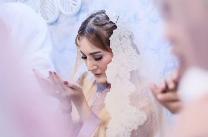 10 Potret Pengajian Jelang Pernikahan Kiki Amalia, Syahdu!