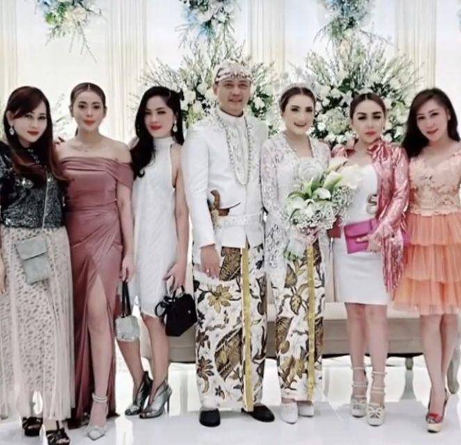 tamu artis di pernikahan Kiki Amalia (instagram.com/daniarmci5)