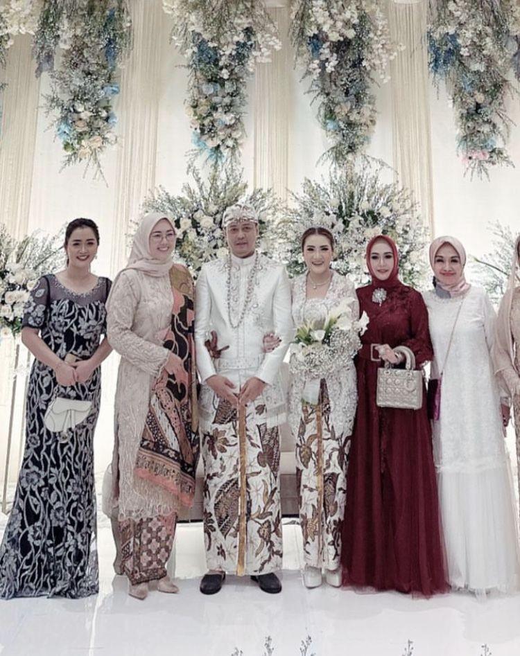 10 Potret Tamu Artis dan Politisi di Pernikahan Kiki Amalia dan Agung