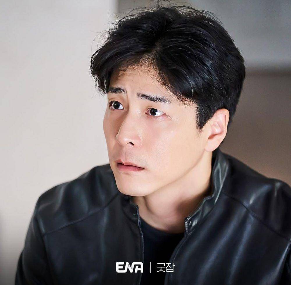 Hong Woo Jin di drama Good Job (instagram.com/channel.ena.d)