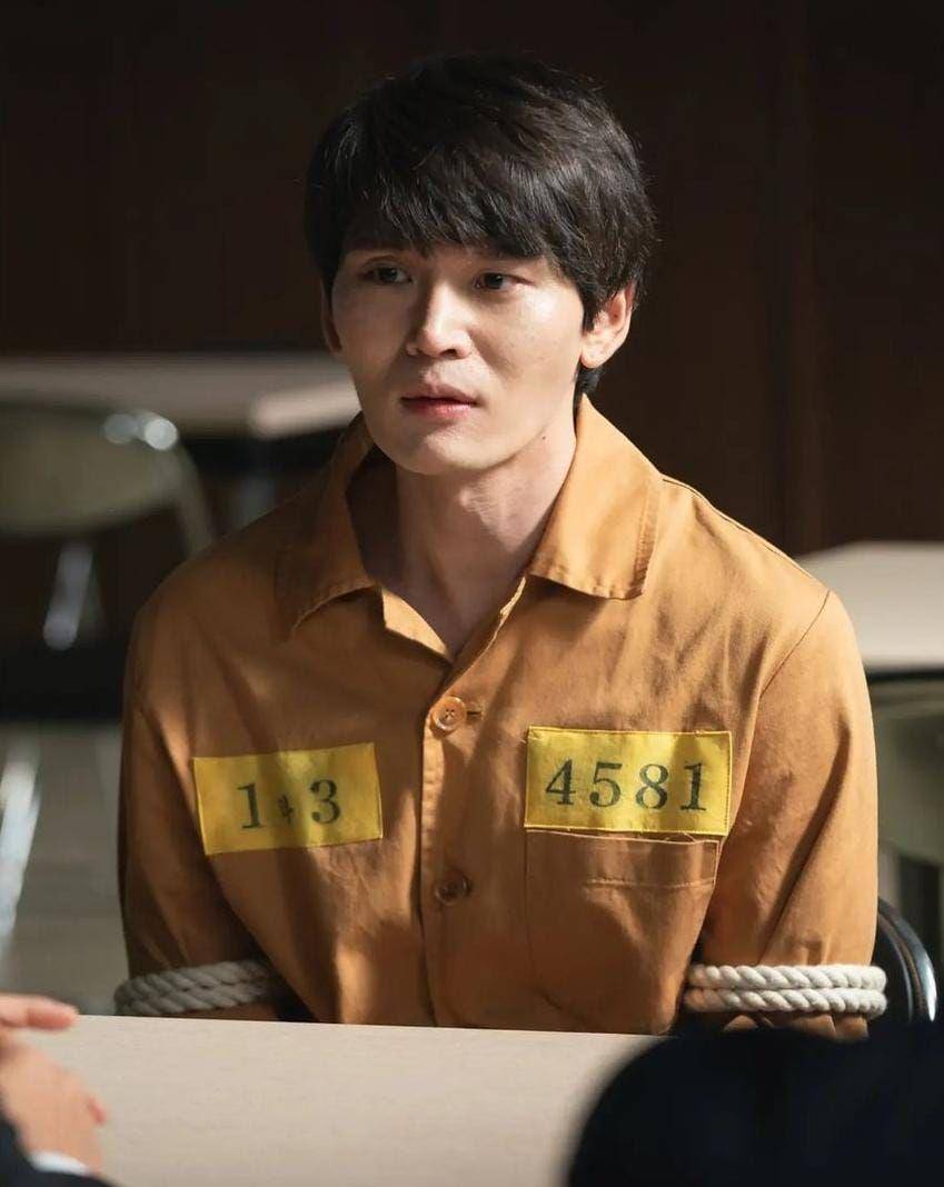 Han Joon Woo di drama Through the Darkness (instagram.com/_junwoo_han)