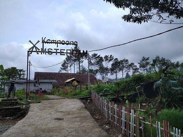 Kampung Belanda (google.com/maps/info aku&kau)