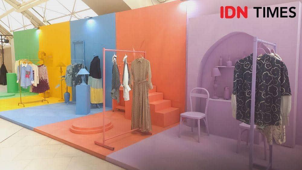 Aleza: The Collaborators 2.0 "Colors of Woman", City Hall, Pondok Indah Mall 3, Senin (28/11/2022). (IDN Times/Aprodithe Kyrie)