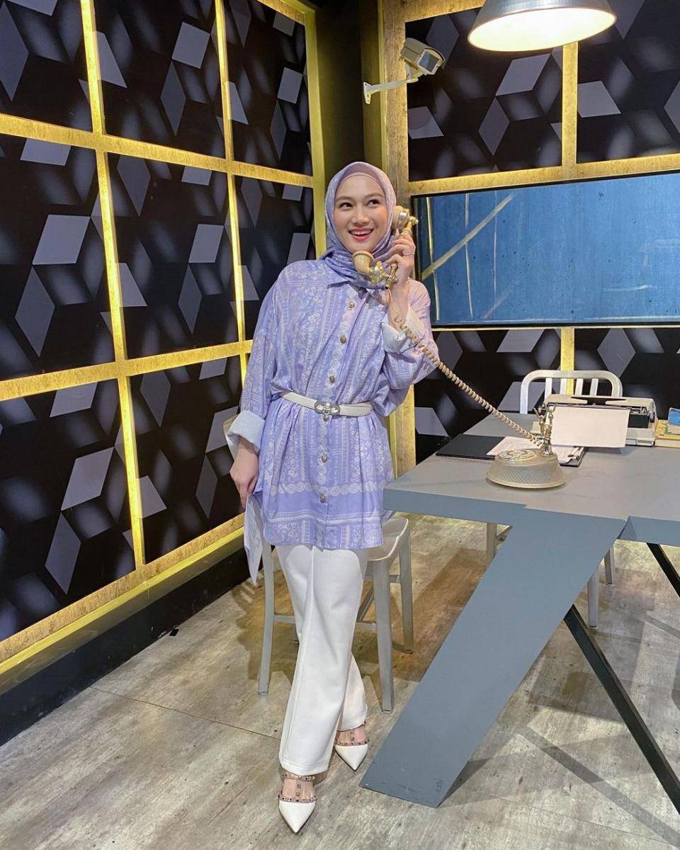 Melody Laksani dan tuniknya (instagram.com/melodylaksani92)