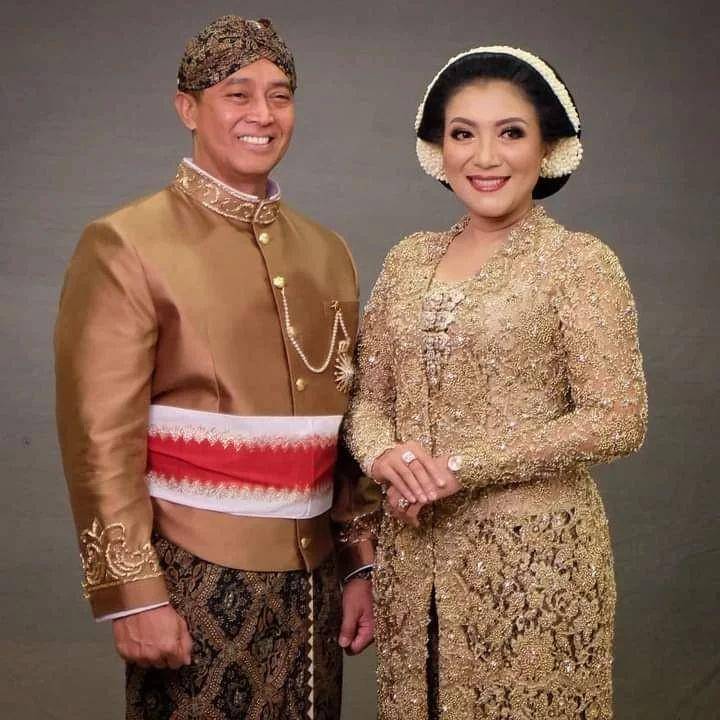 Kebaya Hetty Andika (Instagram.com/hettyandika)