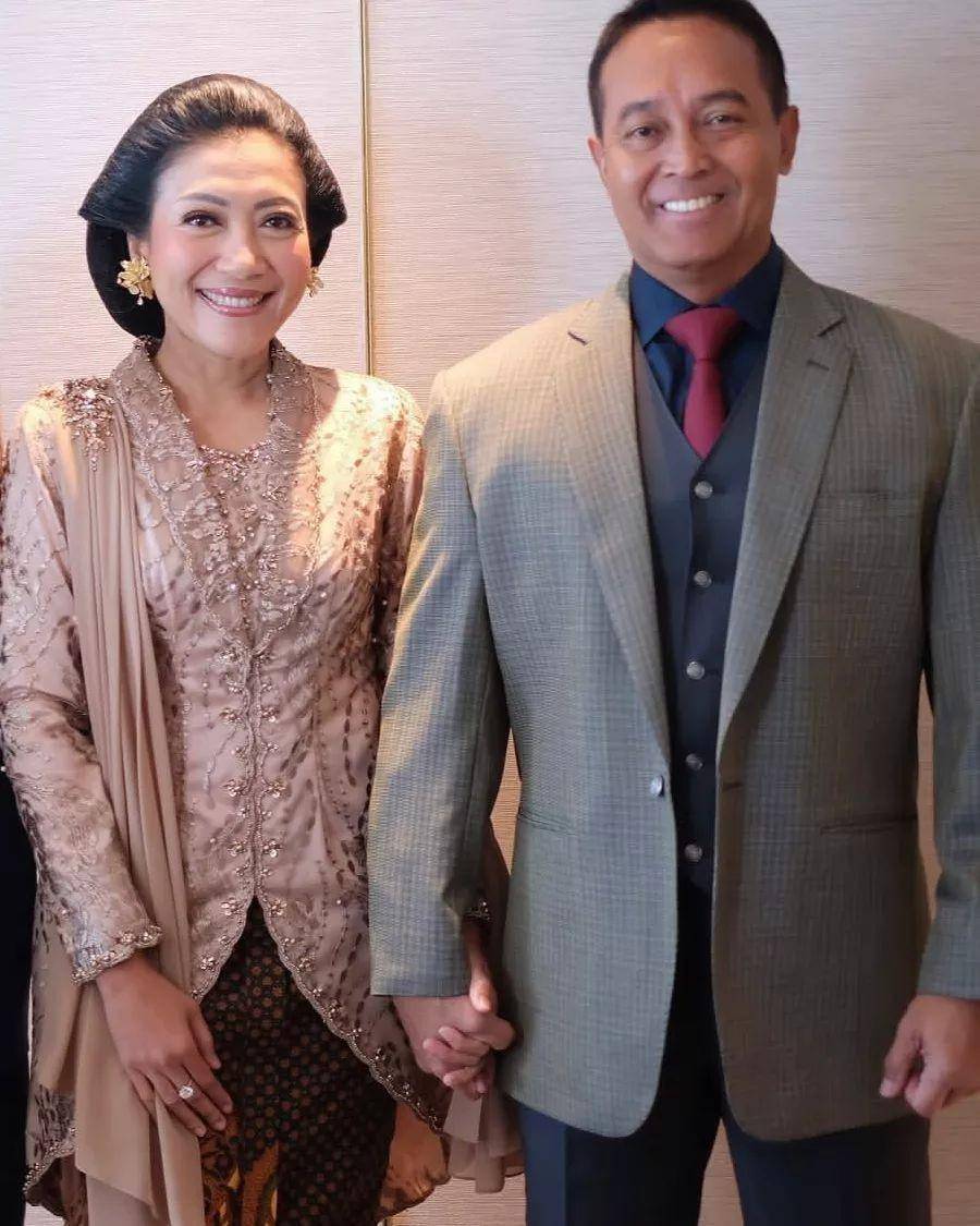 Kebaya Hetty Andika (instgram.com/hettyandika)