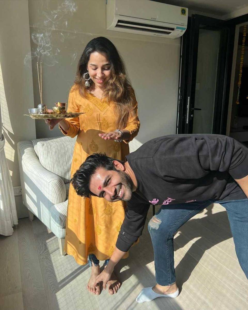 Kartik Aaryan dan adiknya (instagram.com/kartikaaryan)