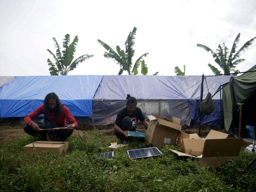 Pemasangan solar panel untuk korban gempa Cianjur (JQR)