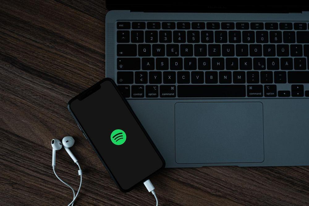 8 Aplikasi Musik Terbaik, Lagu Lengkap dan Suara High Quality!