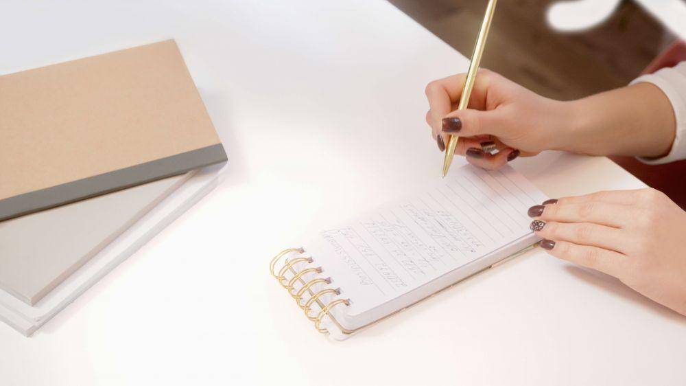 Ilustrasi note-taking (pexels.com/Artem Podrez)