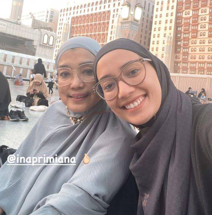 potret Mega Iskanti saat umrah (instagram.com/megaiskanti)