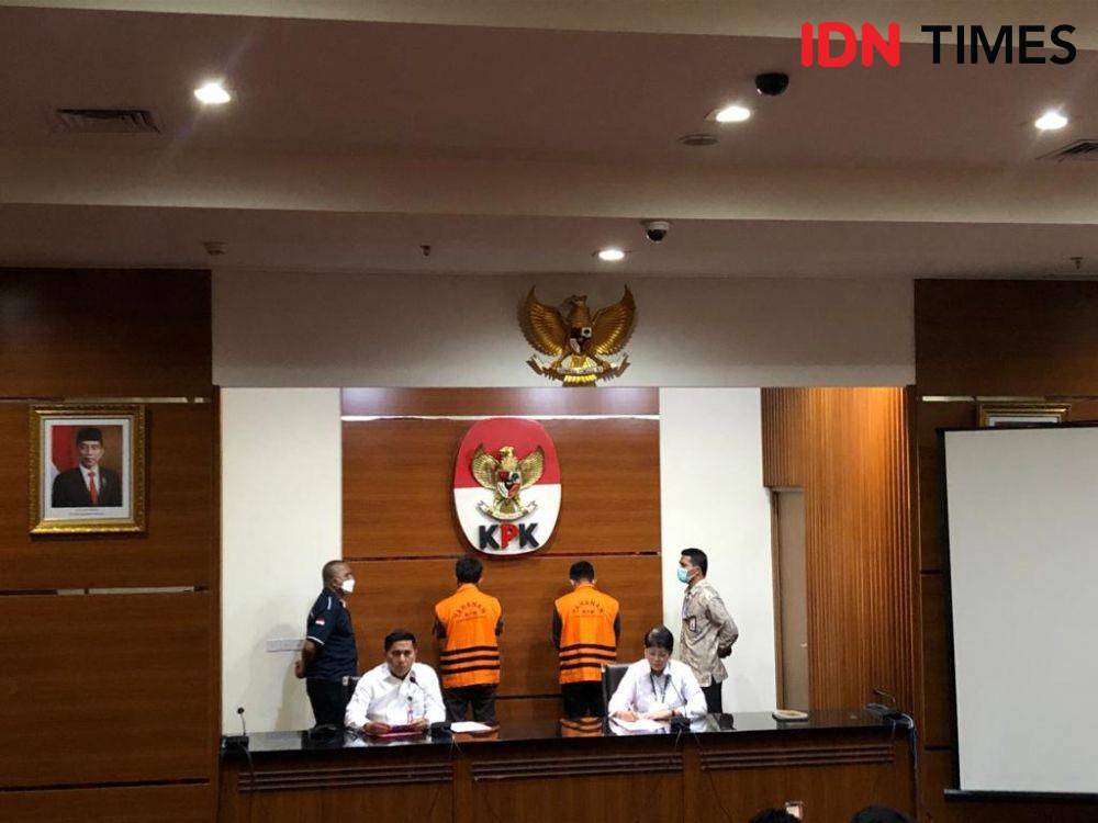KPK gelar konferensi pers terkait dugaan tindak pidana korupsi berupa suap pengurusan perkara di Mahkamah Agung, Senin (28/11/2022). (IDN Times/Uji Sukma Medianti)