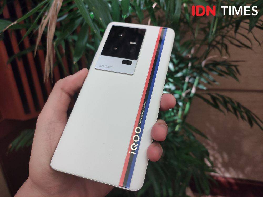 iQOO 11 (IDN Times/Alfonsus Adi Putra)