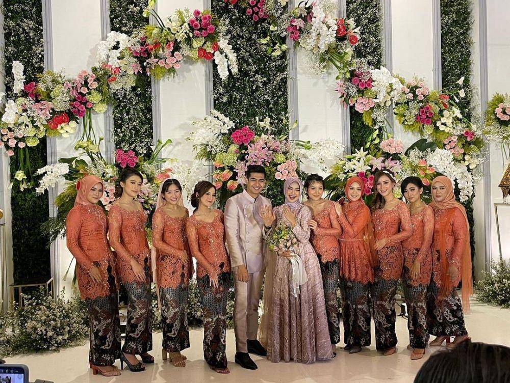 Kebaya bridesmaid. (instagram.com/haruuuu_chan)