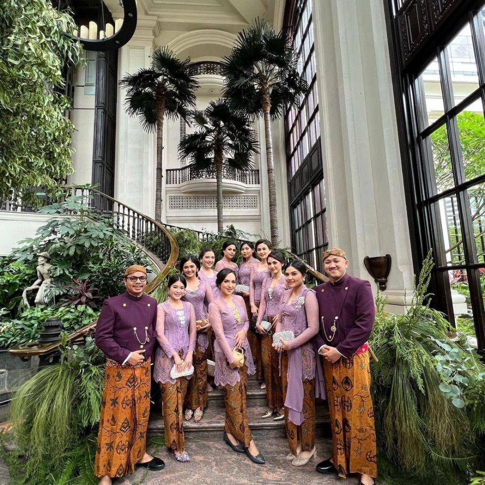 Kebaya bridesmaid. (instagram.com/dindasabilla)