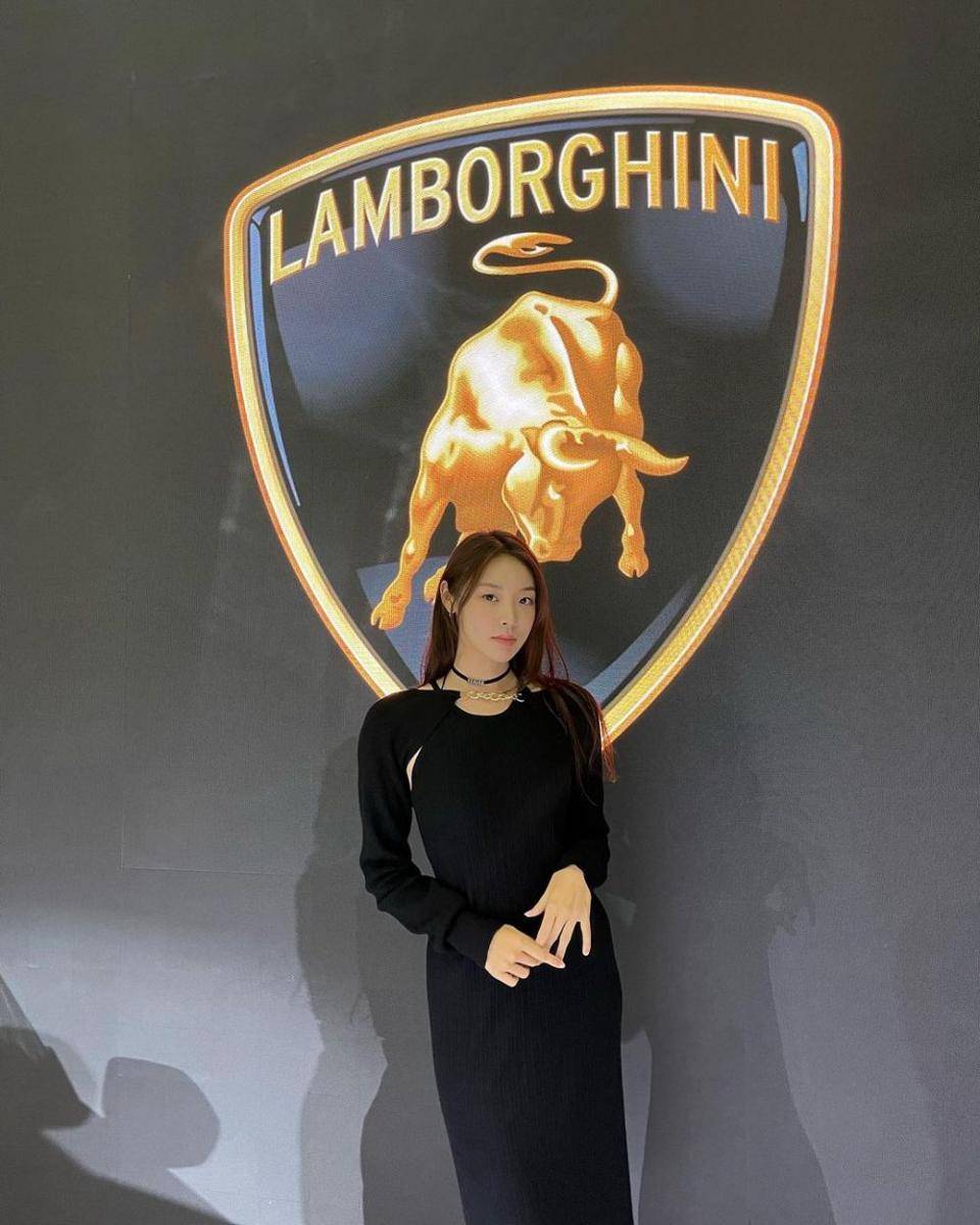 Mina Sue Choi, Miss Earth 2022 (instagram.com/minadori222)