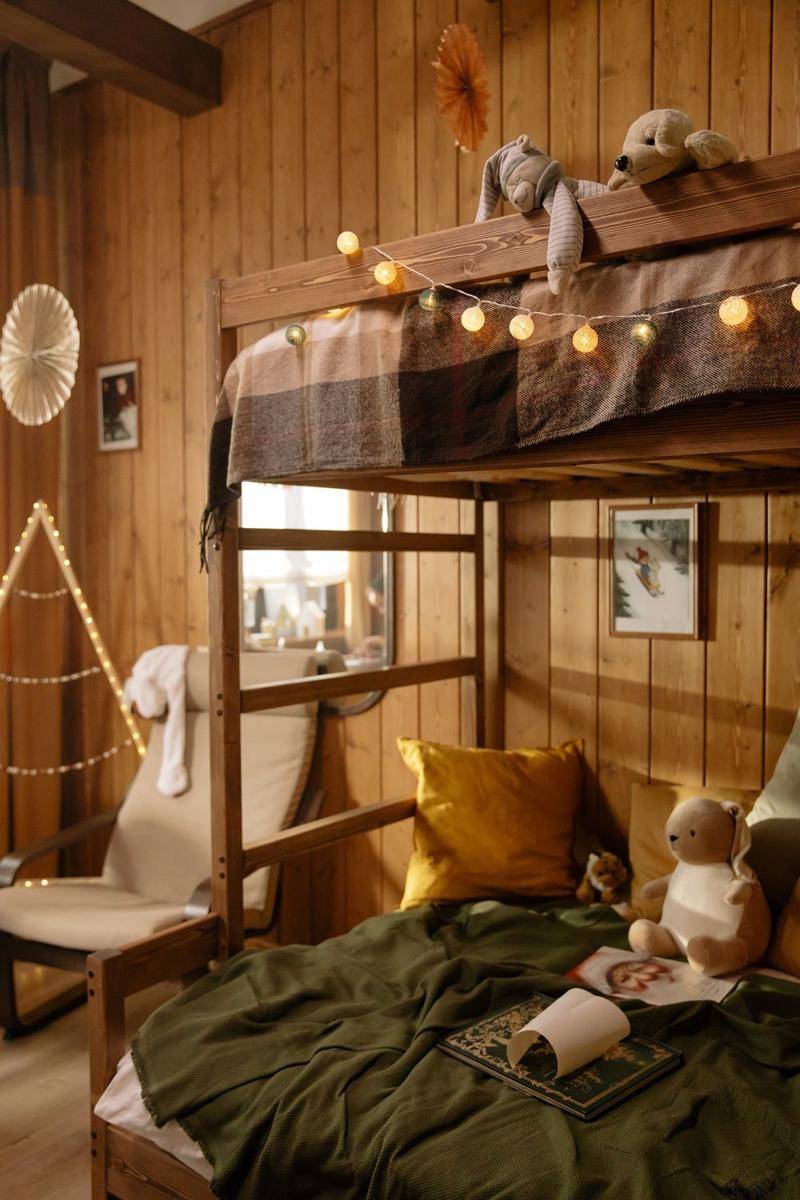 ide dekorasi kamar bertema Natal (pexels.com/@cottonbro)