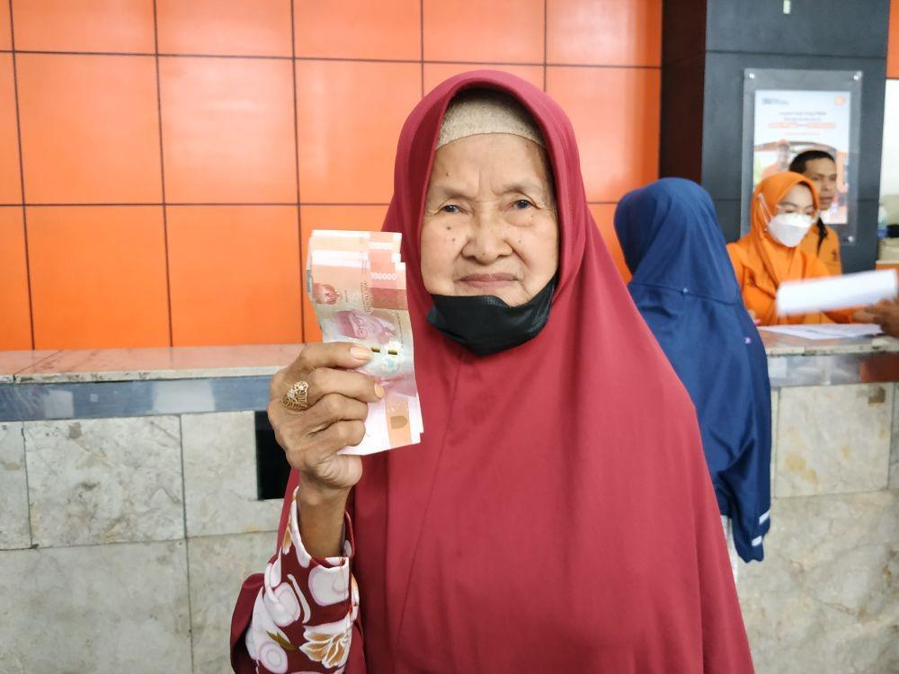 15.280 KK Dapat BLT BBM dari Pemkot Bandung