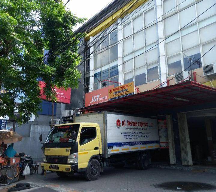 Kantor PT Herona Express cabang Surabaya. (Instagram.com/herona_surabaya_)