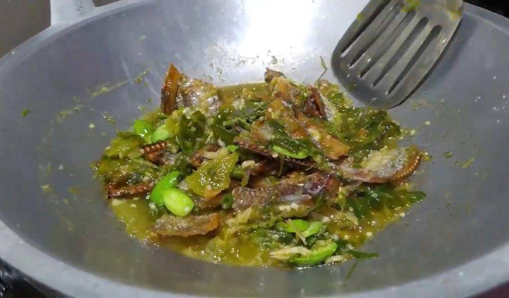 ilustrasi tumis asin gabus sambal ijo (youtube.com/Dapoer Mama Devna)