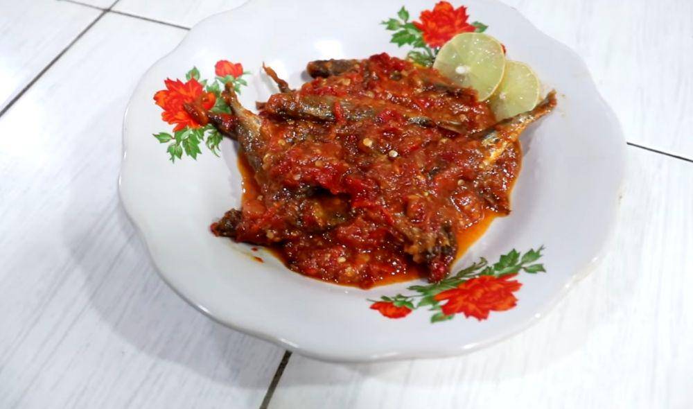 ilustrasi ikan asin sambal tomat (youtube.com/Dapur Bu Yun)