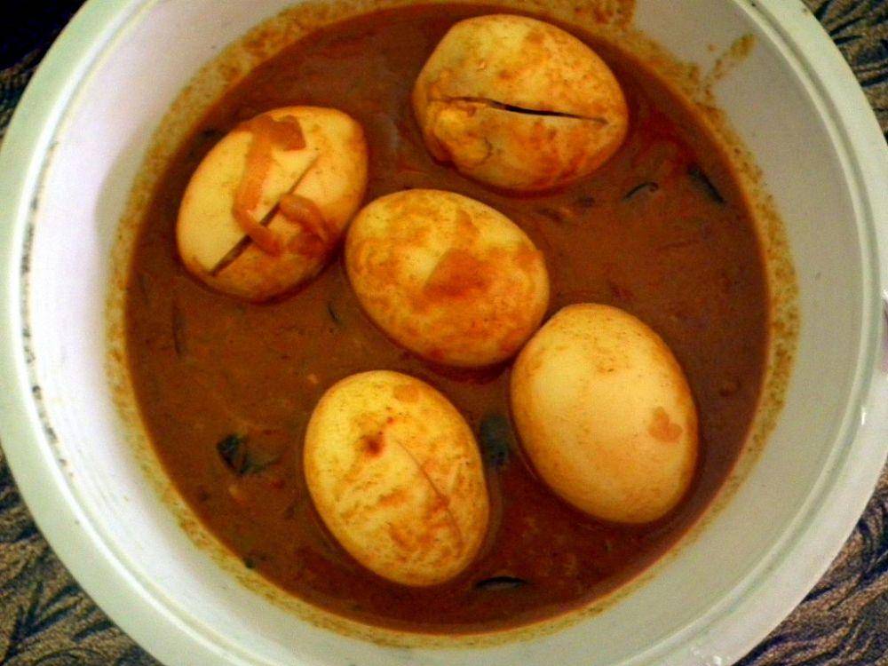 egg curry (commons.wikimedia.org/Ramesh NG)
