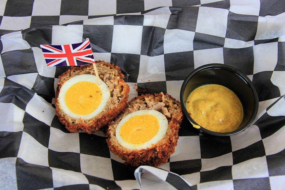scotch egg (commons.wikimedia.org/Larry D. Moore)