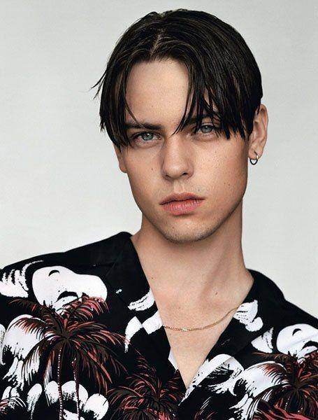 Potongan rambut short black curtain (pinterest.com/thetrendspotter)