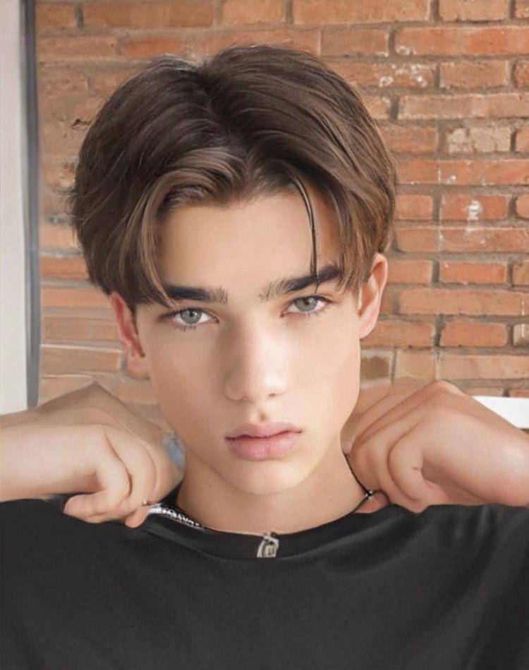 Gaya rambut Soft curtain (pinterest.com/angelmck)