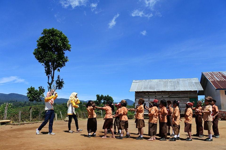 Pengamalan Sila ke-3: Contoh di Sekolah, Keluarga, dan Masyarakat