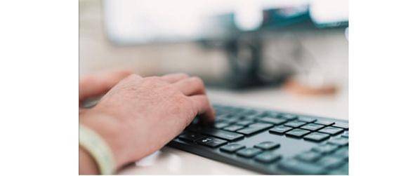 unsplash.com/Claudio Schwarz