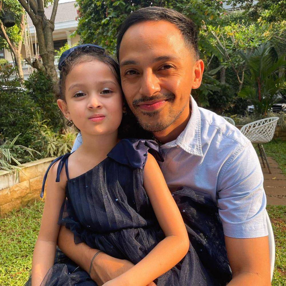 Jerry Likumahwa dan buah hati (instagram.com/jerrylikumahwa)