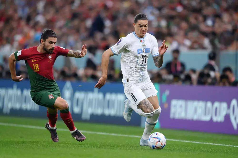 Darwin Nunez sering menyulitkan lawan dengan kecepatannya. (fifa.com)