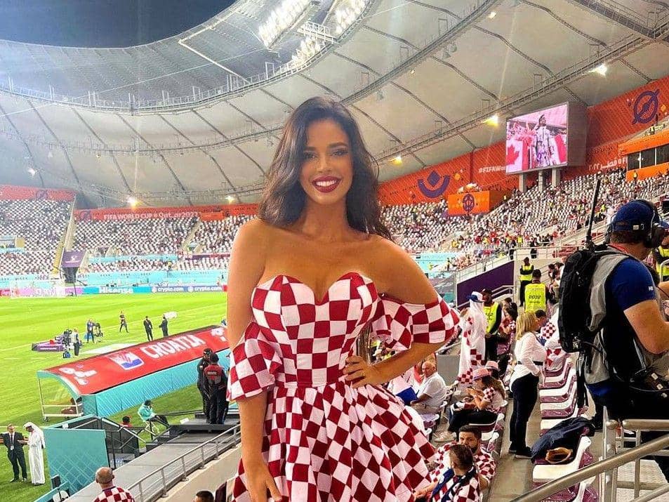 10 Potret Ivana Knoll, Suporter Timnas Kroasia yang Bikin Gagal Fokus