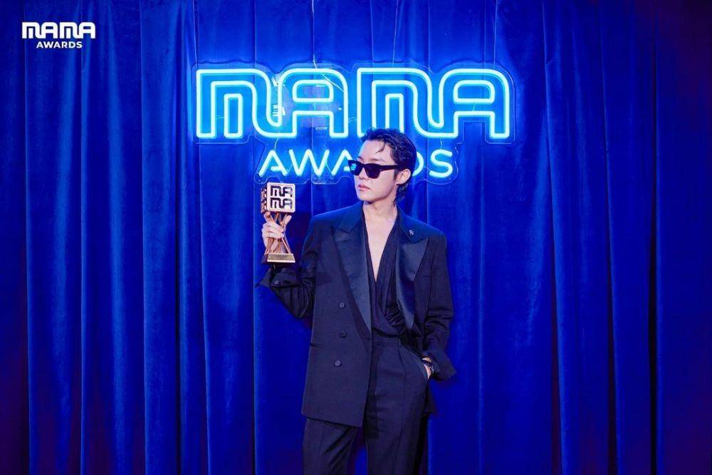 J-Hope di MAMA Awards 2022 (instagram.com/mnet_mama)