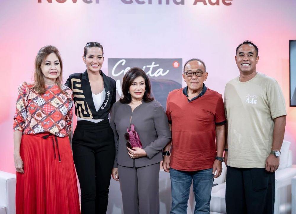 10 Potret Nia Ramadhani di Acara Soft Launching Novel Miliknya