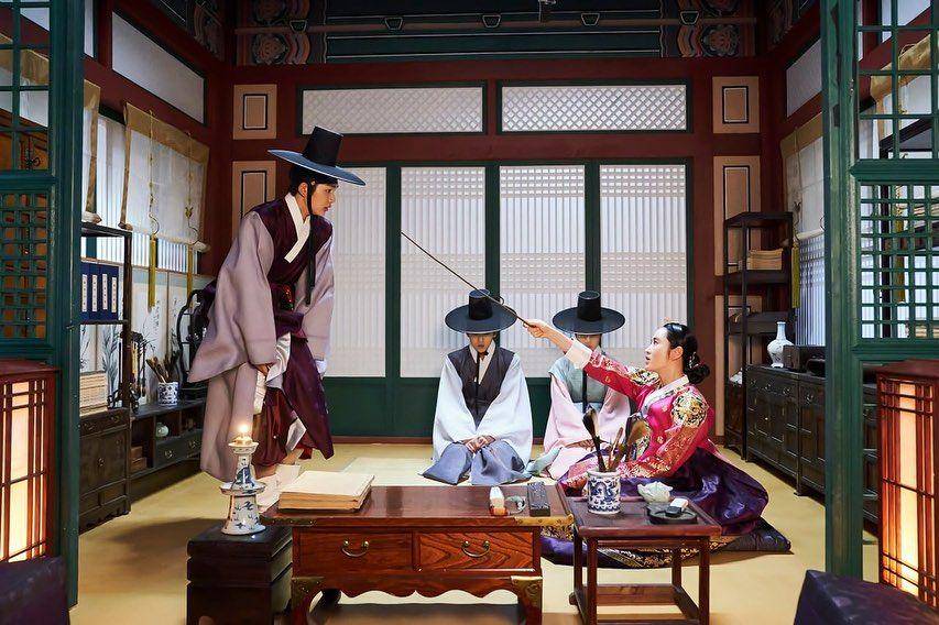 cuplikan serial drama sageuk Under The Queen's Umbrella (dok. tvN/Under Queen's Umbrella)