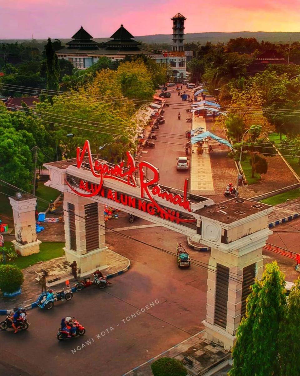 Alun-alun Ngawi (instagram.com/tonggeng_production)