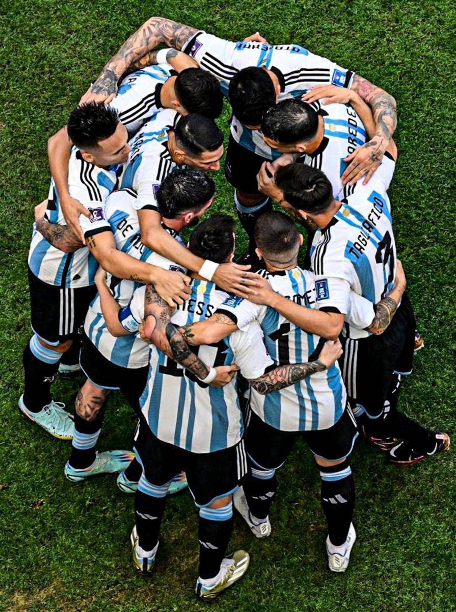 Timnas Argentina melaju ke 16 besar Piala Dunia 2022 (Twitter.com/ARG_soccernews)